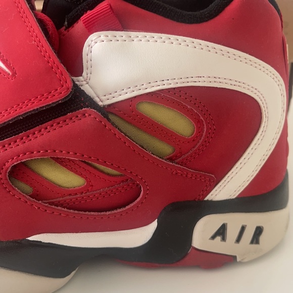 Nike Air Diamond Turf II Varsity Red Gold Size 10 (2012) Box and receipt - Picture 3 of 16